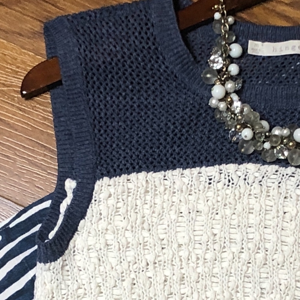 Hinge Blue White Sleeveless Open Weave Top M